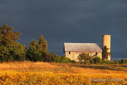 Barn At Sunset_21264.jpg - Photographed near Smiths Falls, Ontario, Canada.